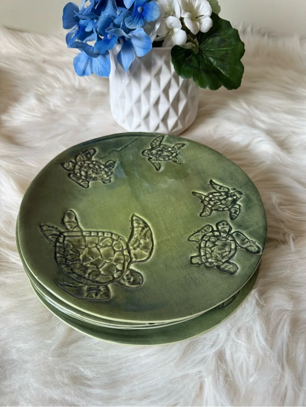 Pottery Barn Green Sea Turtle Dinner Plates - Set of 6
